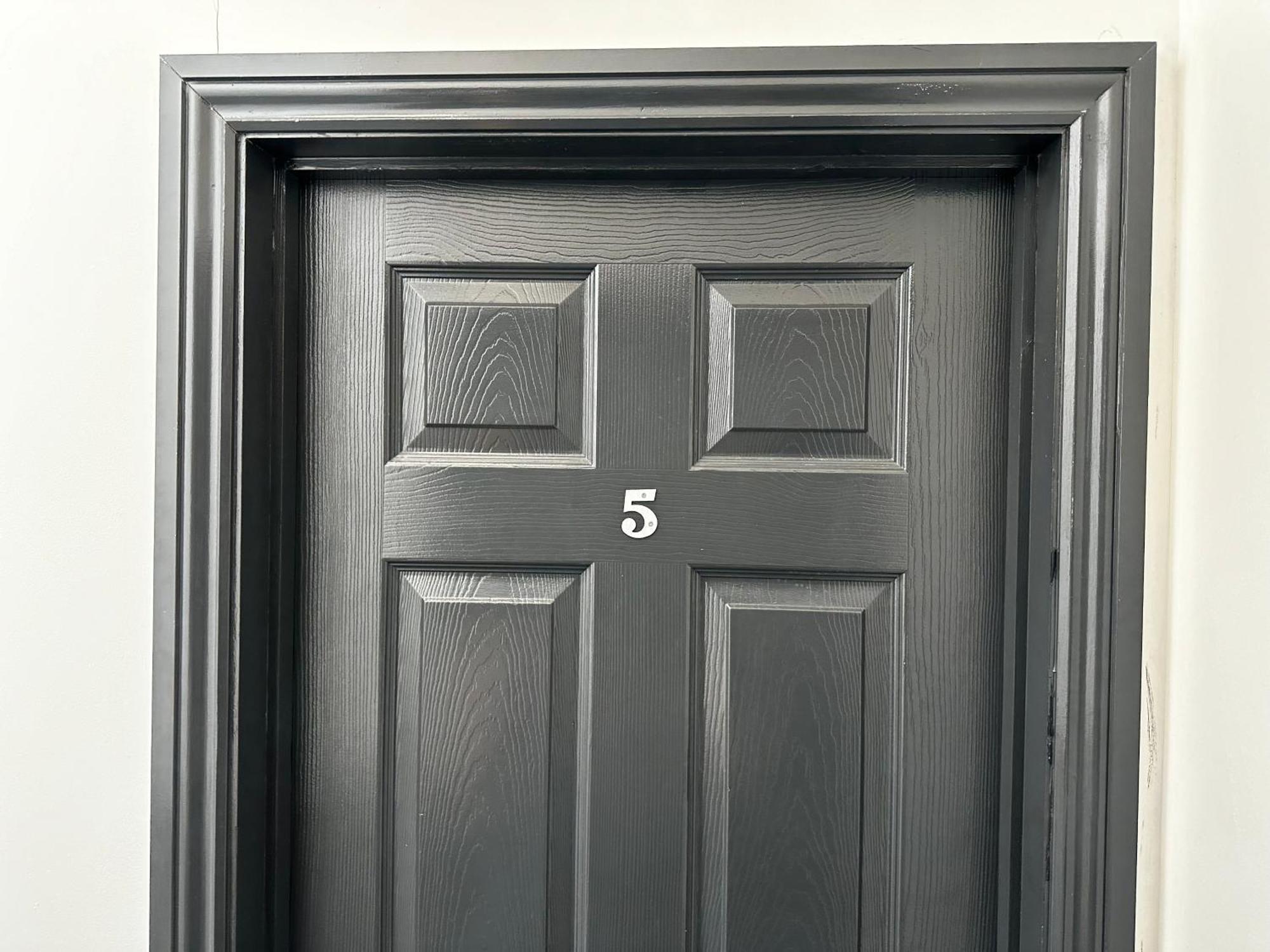 6D Hosting Apartment โคเวนทรี ภายนอก รูปภาพ